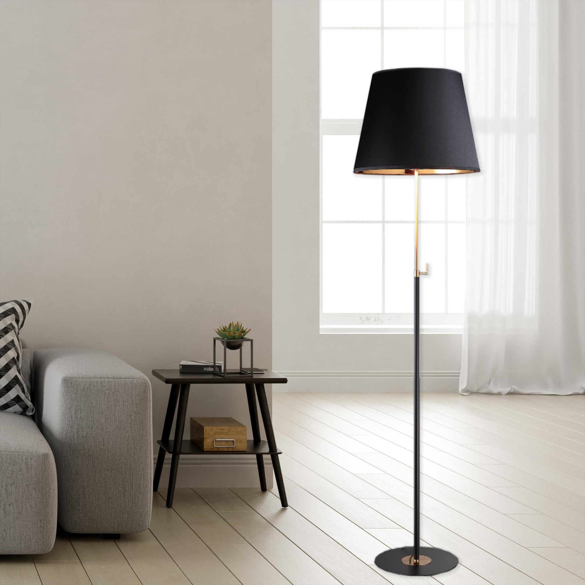 Illuminator 經典黑立燈