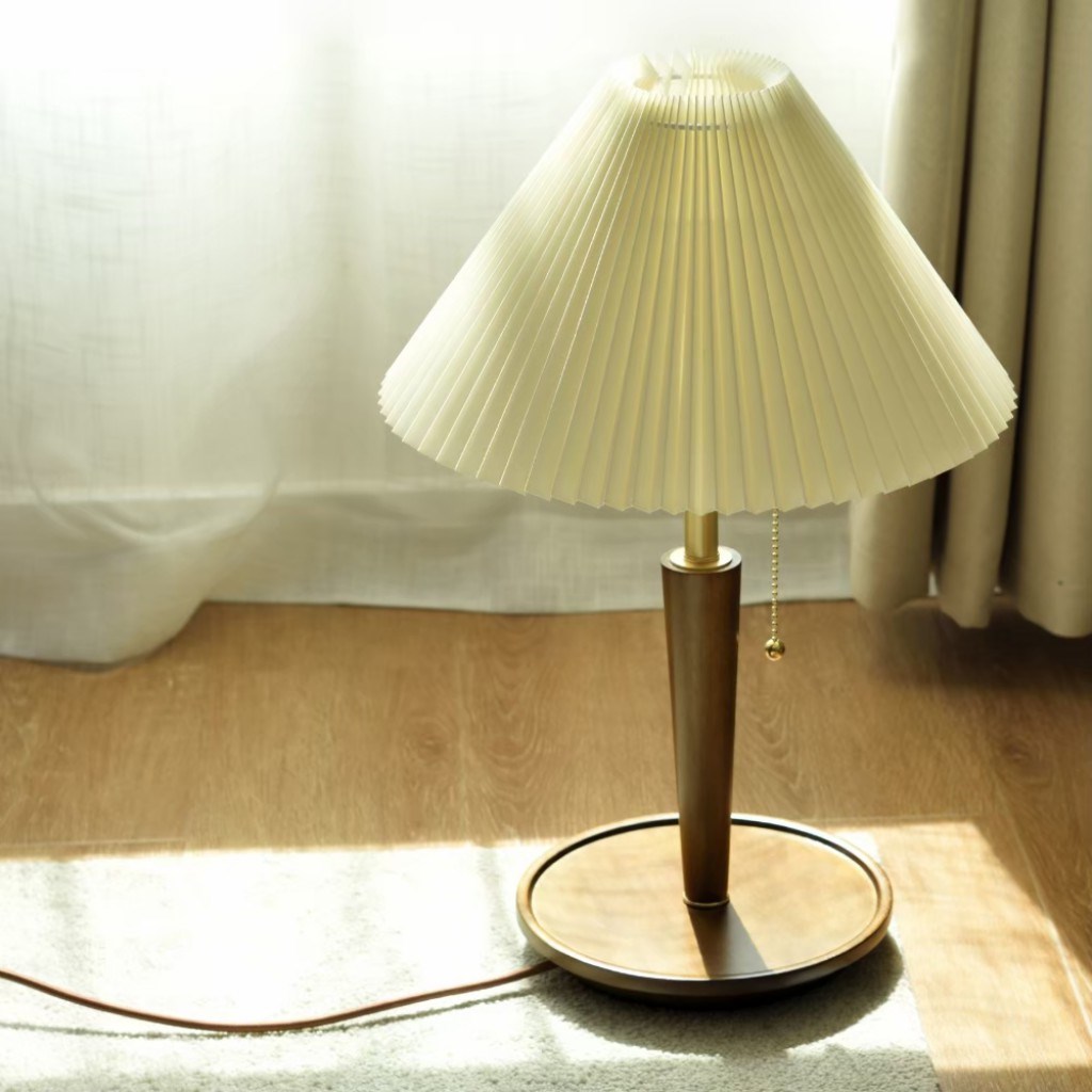 Eden 歐式復古百摺桌燈