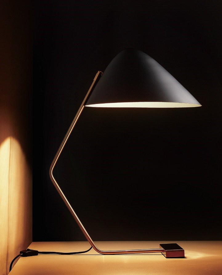 Tynell 大理石尖頂現代桌燈