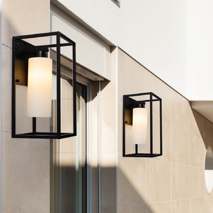 Frama 燭台黑框壁燈