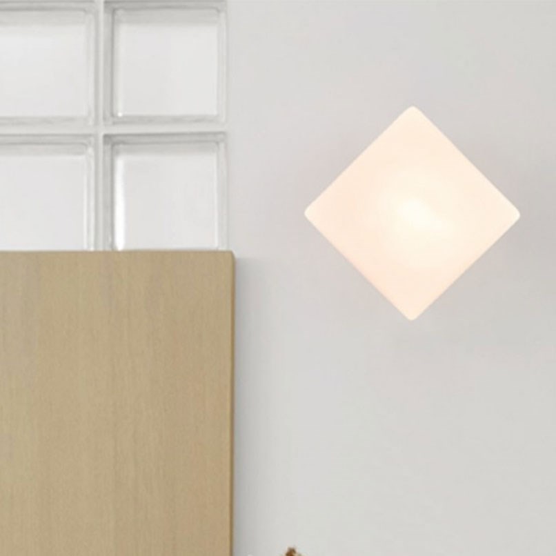 Zen 魔方冰石壁燈